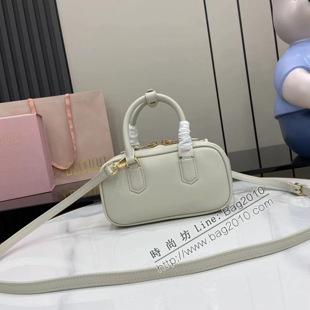 MIU MIU專櫃繆繆經典款迷你保齡球包Arcadie皮革迷你手袋 jh2839型號：5BP088